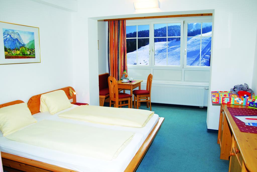 Kinder- Und Familienhotel Nockalm Innerkrems Exterior photo